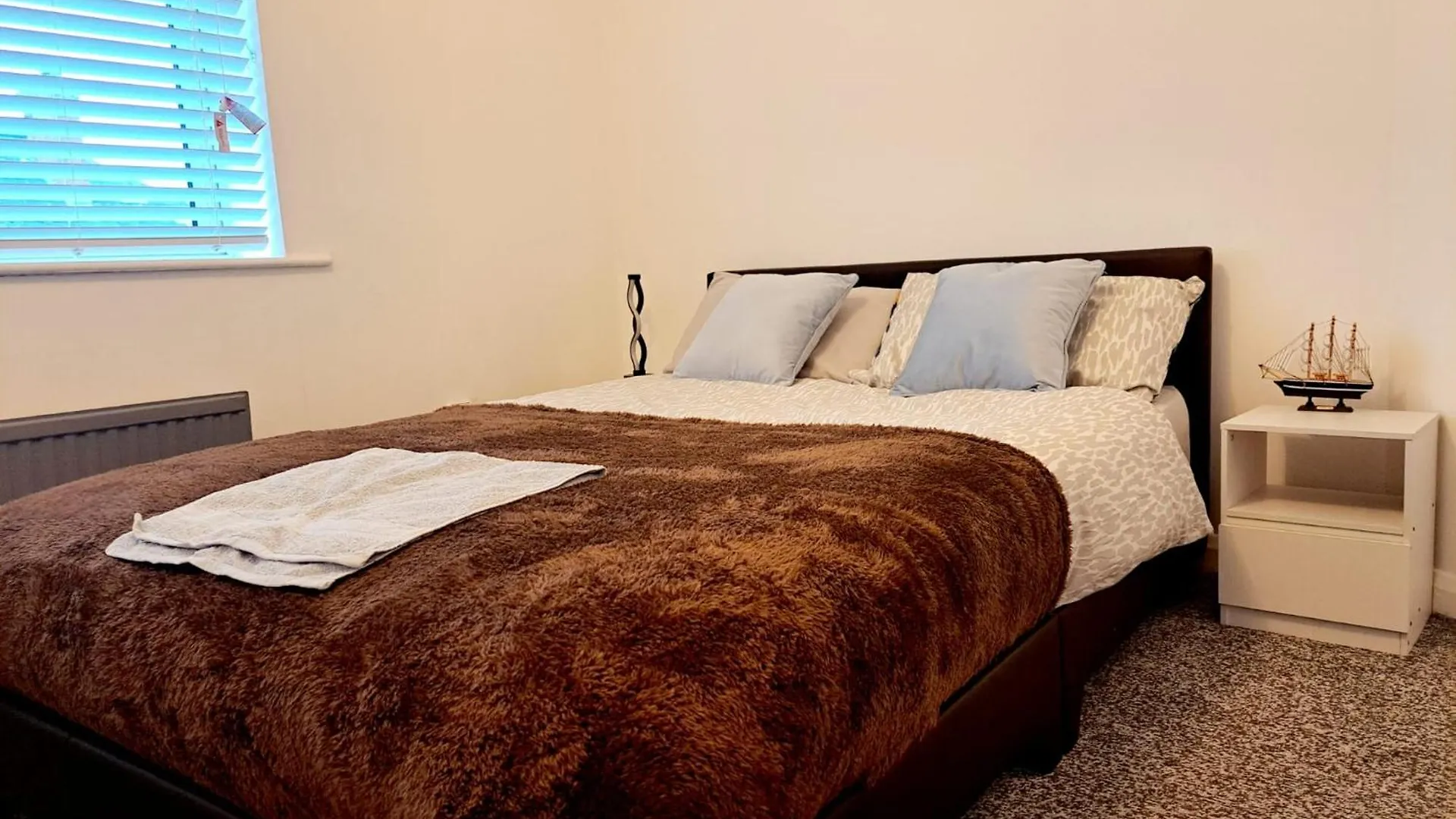 شقة Cozy 2Br Home Leeds Free Parking & Wifi Pets Welcome