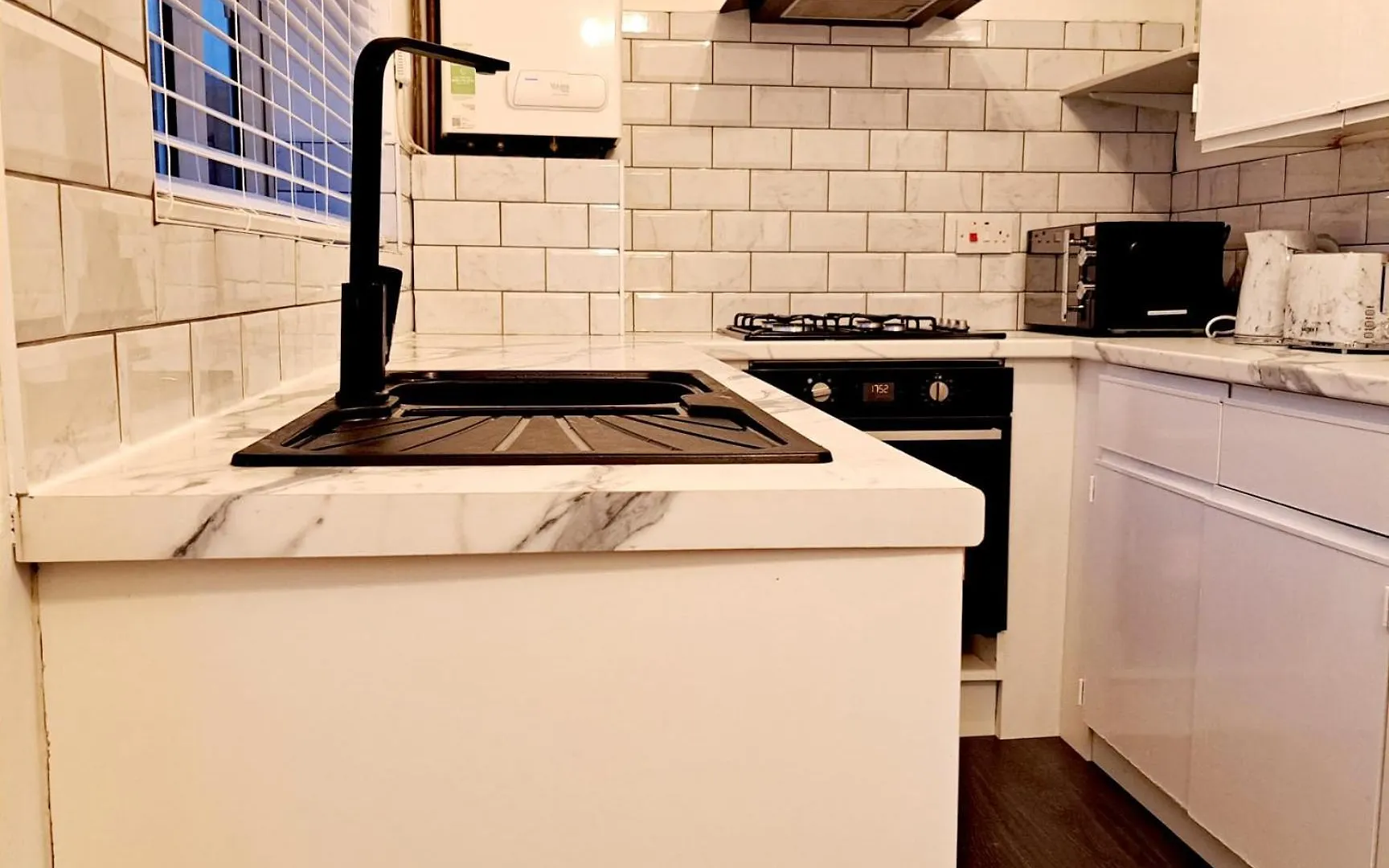 Cozy 2Br Home Leeds Free Parking & Wifi Pets Welcome ليدز